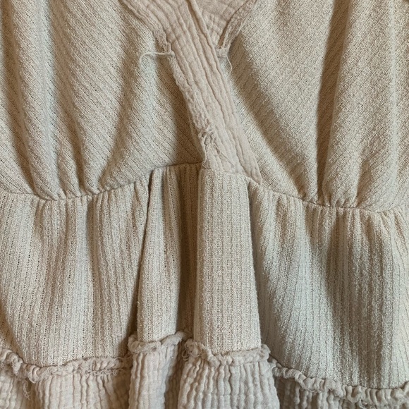 NWOT Peach Love Cream Colored Distressed Gauze Tank Top - Picture 2 of 6